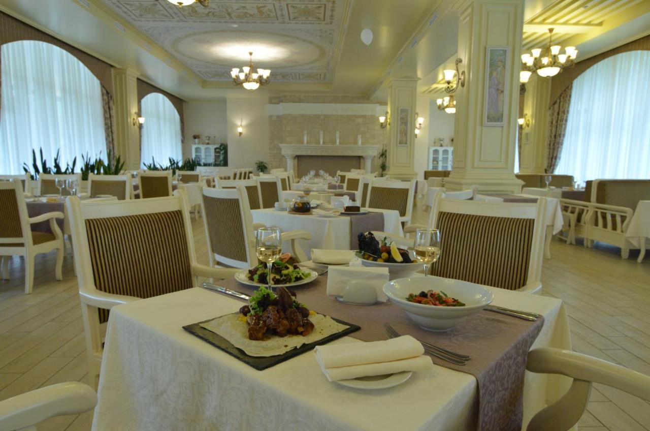 Sobi Hotel Vyshhorod Bagian luar foto
