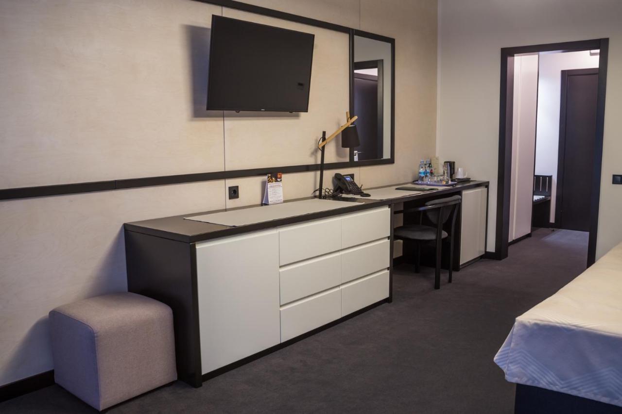 Sobi Hotel Vyshhorod Bagian luar foto