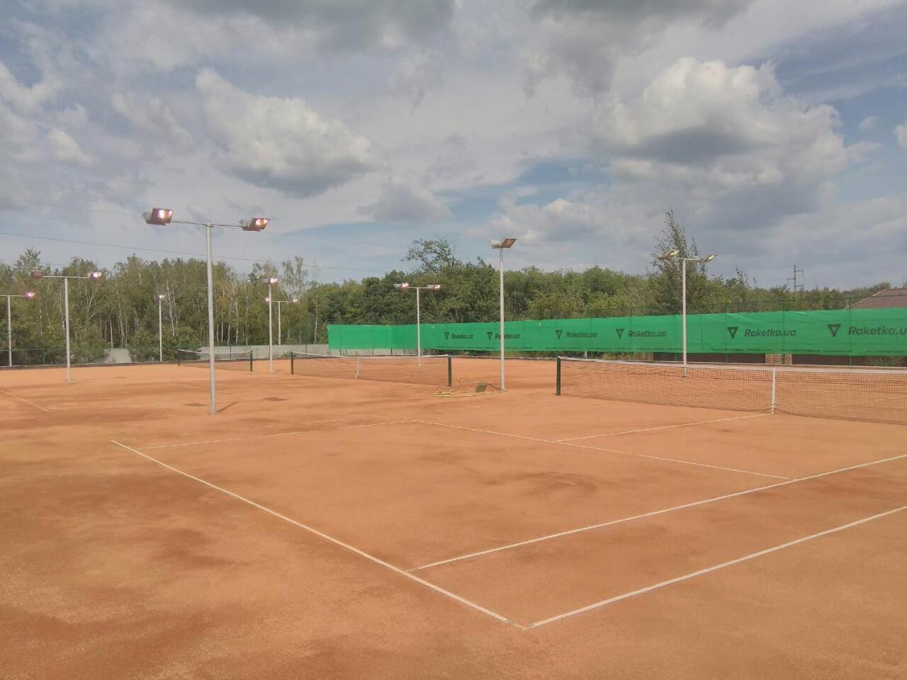 Sobi Hotel Vyshhorod Bagian luar foto