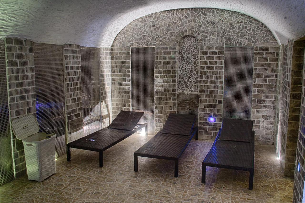 Sobi Hotel Vyshhorod Bagian luar foto